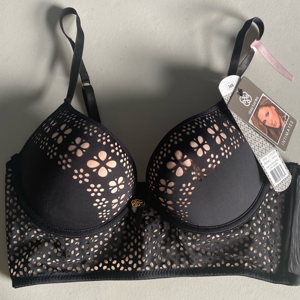 NEW Daisy Fuentes Push Up Bra